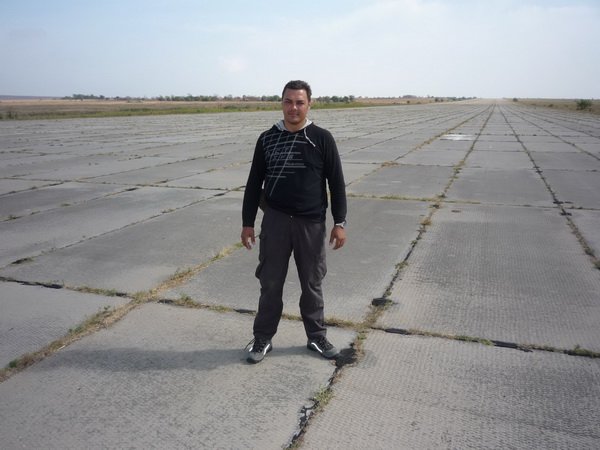 Игорь Молодан на аэродроме в Берегово
